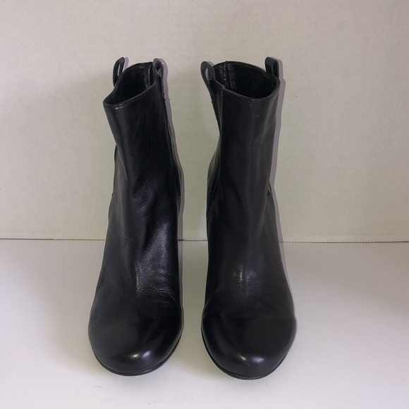 Vince Camuto Wedge Bottie - Picture 2 of 13